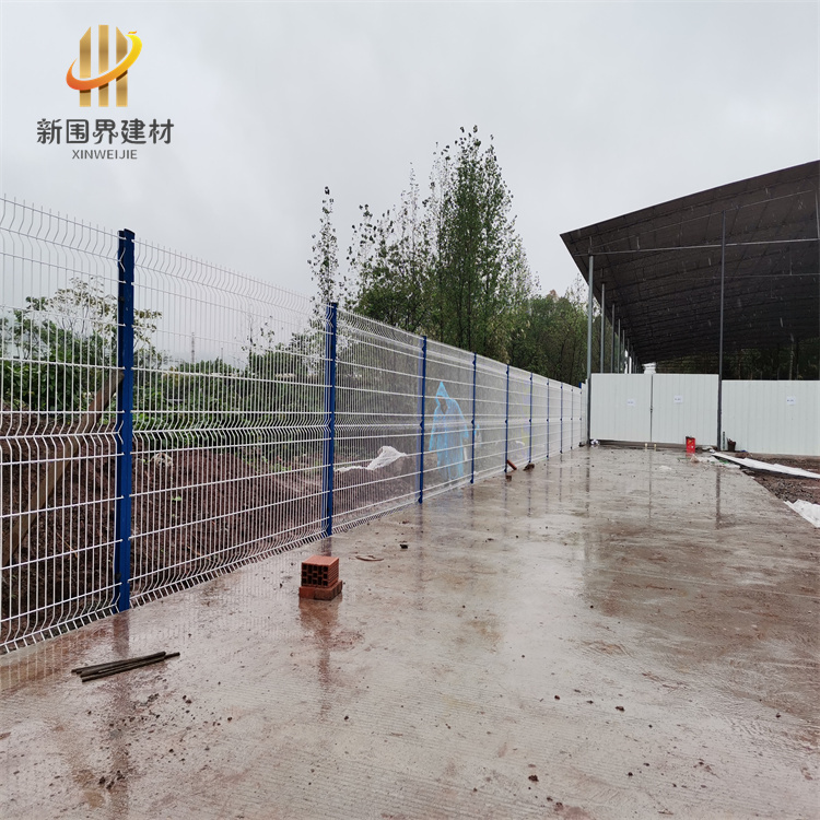 重慶某制藥廠定制桃型立柱護欄網圖片2